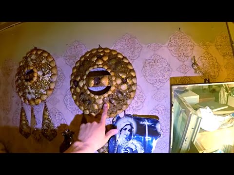 Видео: Ценные вещи и ГРОБ в заброшенном доме - Покинутый Мир
