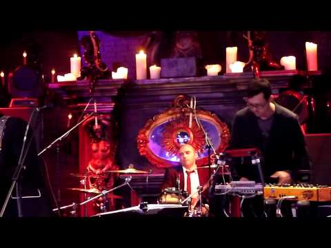 Видео: Мумий Тролль - Дельфины