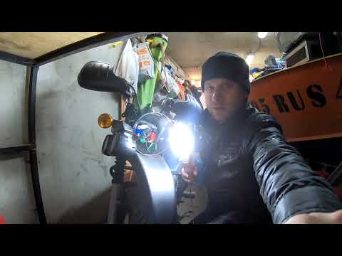 Видео: Подготовка электрики для установки гаджетов на мотоцикле Bajaj Boxer BM150X