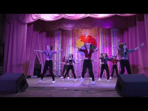 Видео: ТАНЕЦЬ ШАЛЕНИХ ДІВЧАТ !