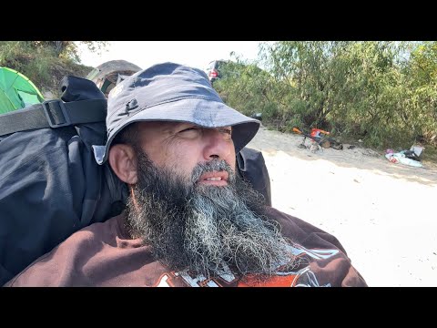 Видео: «Мы нашли СЕКРЕТНОЕ место и уехали в глушь на 4 дня 🎣⛺» 1й день