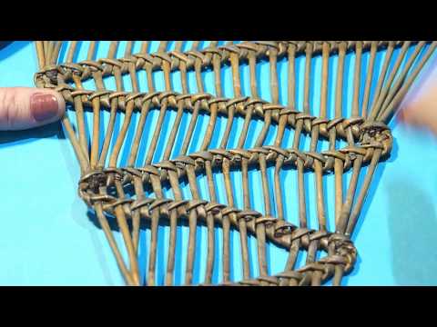 Видео: ♻ Плетём новогоднюю ёлочку в стиле "буркина-фасо".  ♻