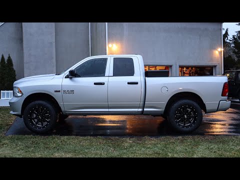 Видео: Обзор и установка переднего выравнивающего комплекта для RAM 1500 MotoFab 2,5 дюйма (2006–2019 гг.)