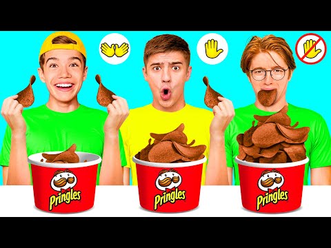 Видео: Едим Без рук vs Одной рукой vs Двумя руками Челлендж