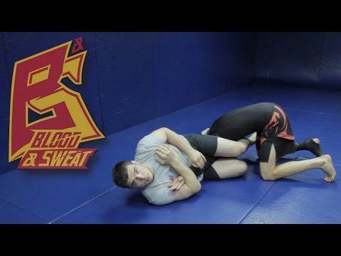 Видео: Болевой прием на руку рычаг локтя со спины.  Самбо и грэпплинг. Маршалл Савчук.