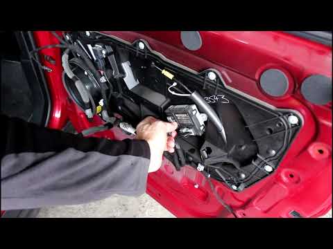 Видео: Ремонт замка передней двери на Range Rover Evoque 2,2 Ленд Ровер Эвок 2013 года 1часть