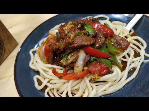 Видео: КОРОЛЬ ЛАГМАНОВ - Лагман Гуйру / Рубрика "Обзор Кафе" / Тёплый Салат "Телятина с Брокколи"