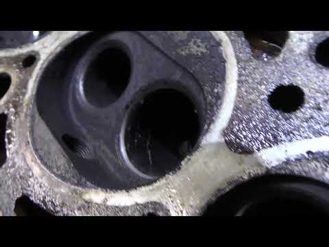 Видео: Часть 1 . Неправильно собрали . Ремонт двигателя ВАЗ 2106.