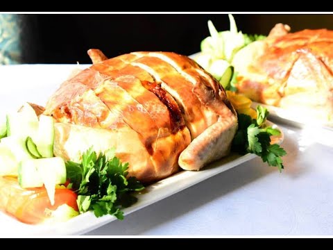 Видео: КУРИЦА ФАРШИРОВАННАЯ БЛИНАМИ! Мы называем ее курочка Лапуль. Удивит всех гостей!