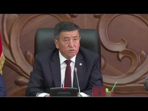 Видео: "Чык эшикке!" Сооронбай Жээнбеков выгнал замглавы Госстроя
