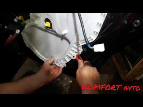 Видео: Снятие задней обшивки двери TOYOTA CAMRY 2018 VIII ( XV70 ),