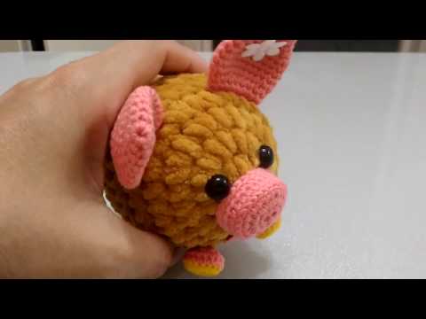 Видео: Хрюшка Бусинка крючком из плюшевой пряжи. Мастер-класс.