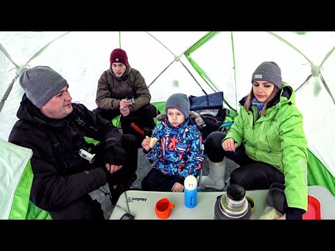 Видео: 10 РАЗ ЗАПЛАКАЛ - 5 ПЕРЕКРЕСТИЛСЯ! Взял ВСЮ семью на зимнюю рыбалку и что из этого вышло...