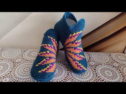 Видео: Для нас любимых вяжем красивые тапочки