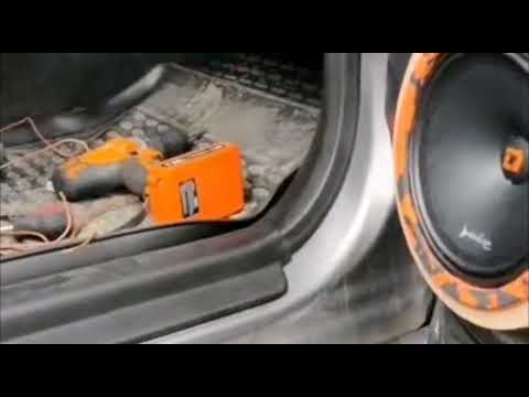 Видео: Замена штатных динамиков Suzuki Grand Vitara на DL Audio Barracuda 165