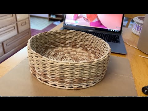 Видео: #1360 Мое новое хобби - плетение из газетных трубочек Вязание Ремонт Уборка