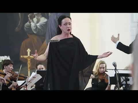 Видео: Ирина Мулярчик (сопрано) Беллини  Каватина Нормы из оперы Норма