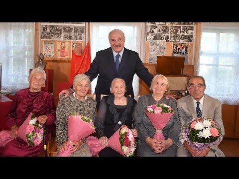 Видео: Лукашенко в День знаний посетил родную школу в Александрии