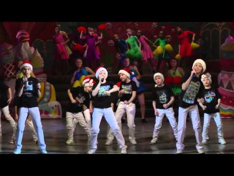 Видео: Премьера видеоверсии песни "Новогодняя"