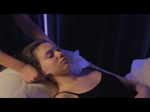 Видео: Сеанс в ПЕРВОМ АСМР САЛОНЕ в Москве | Ear ASMR SPA | ВПЕРВЫЕ АСМР СПА ДЛЯ УШЕК ✨