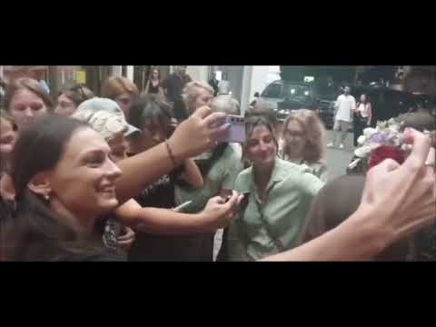 Видео: Земфира поклонники у отеля 2025 Грузия