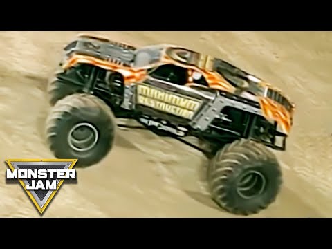 Видео: Максимальное разрушение Фристайл | Monster Jam Мировой финал VII | Monster Jam