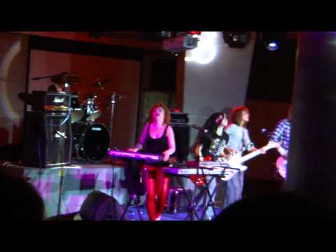 Видео: Ранетки. 15 мая 2011."Горбушка" Слёзы, Если честно.