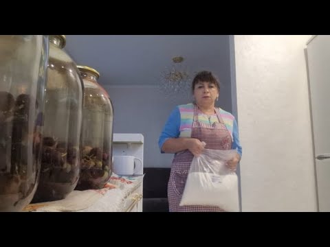 Видео: Виноградно-яблочный компот на зиму. Занимаюсь домашними делами. Как прошло новоселье?