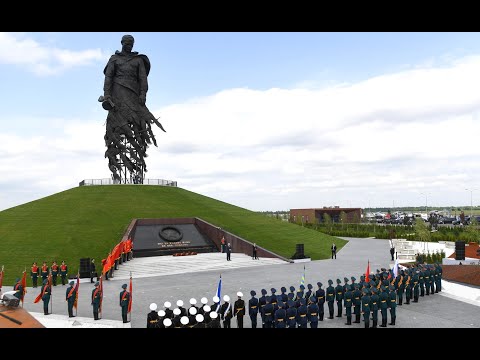 Видео: Открытие Ржевского мемориала Советскому солдату