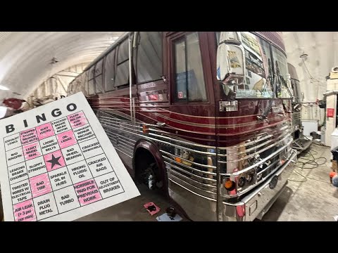 Видео: Ремонт автобусов — бинго! Проблемы с техническим обслуживанием постоянно выявляются при осмотре.