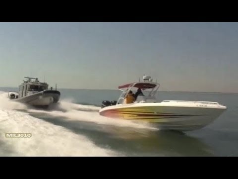 Видео: Перехват нарушителя. Скоростные катера пограничной охраны США на учениях.