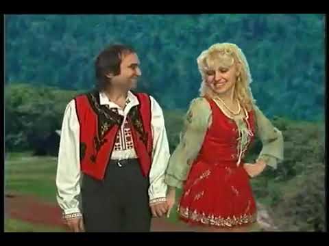 Видео: Брала мома къпини الفولكلور البلغارية Брала мома къпини Дуо Сладко Медено