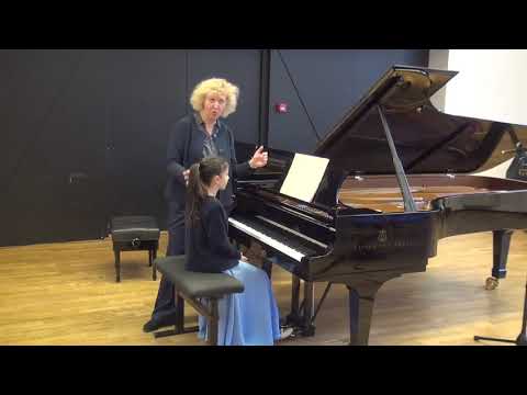 Видео: 23.11.2018 Mira Marchenko's master class: A. Dovgan', С. Debussy "Children’s Corner", EAMT, Tallinn