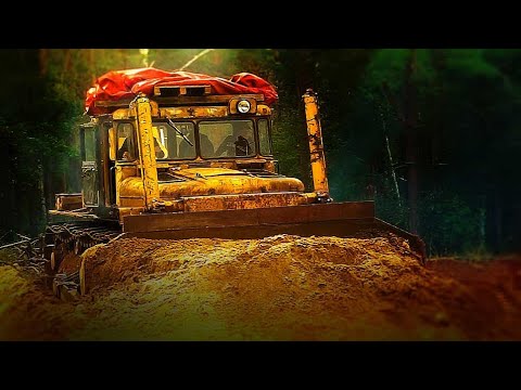 Видео: Extreme Bulldozer DET-250 in action !!! | ДЭТ-250М2 толкает песок.