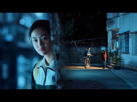 Видео: Золушка тайно последовала за красавцем-начальником и раскрыла его добрую тайну