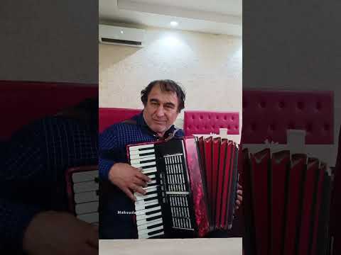 Видео: Суруди Ахмад Зохир "Худо бувад ёрет" сароянда акаи Окил.