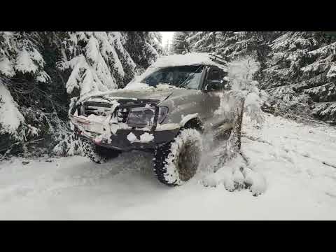 Видео: КРУЗАК против банды Nissan PATROL #OFFROAD в весене-зимних КАРПАТАХ (день-1 часть-2)