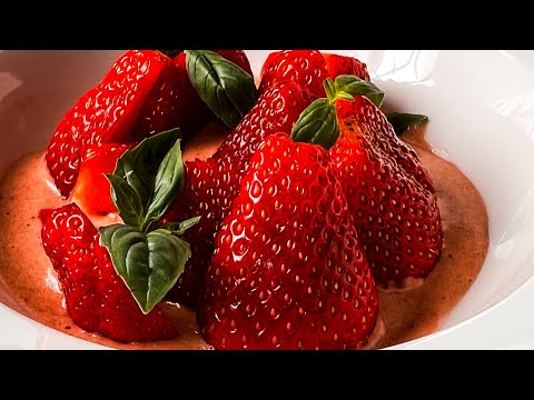 Видео: Летний ДЕСЕРТ из клубники БЕЗ ВЫПЕЧКИ!