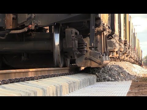 Видео: Капитальный ремонт ж.д. часть 3/8 -  Хоппер-дозаторы / Track repair 3/8 - Ballast hopper cars