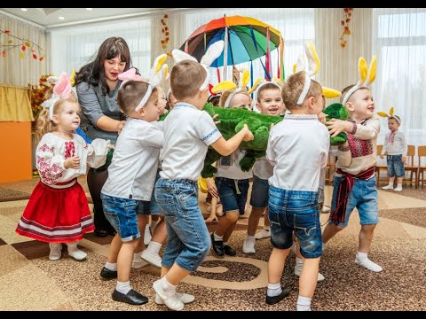 Видео: Музкерівник Інна Борисенко_Як зайчики будиночок будували_Осінь_молодша