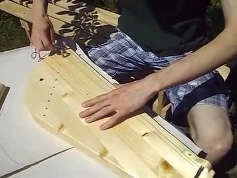 Видео: Как установить колки и струны на гусли