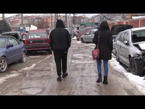 Видео: Прокуратурата погна автоморга, стотици коли са пръснати в полето край пътя за кв. "Болярово"