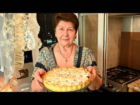 Видео: Вот что нужно готовить из клубники! Это просто класс! Кремовый пирог за 10 минут + время для выпечки