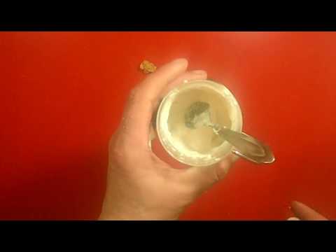 Видео: Зимнее тесто для рыбалки. Два варианта приготовления.