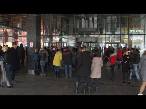 Видео: Пожарная тревога в Ворошиловском ТЦ