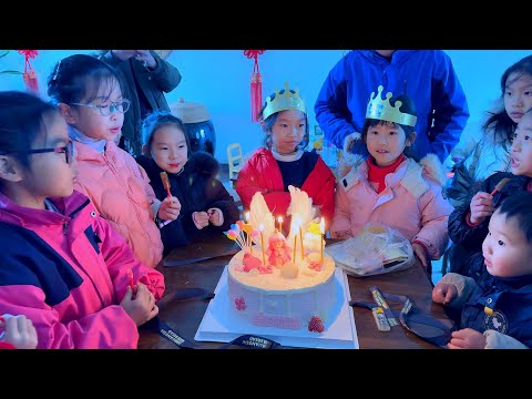 Видео: Вечеринка по случаю дня рождения Нин Нин, было приглашено много детей,это был действительно