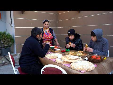 Видео: Новый Рецепт Cытной Пиццы на Большом Хлебе / Турецкая Уличная Еда