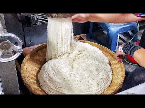 Видео: Мастер по приготовлению рисовой лапши! Самая популярная тайваньская еда в мире