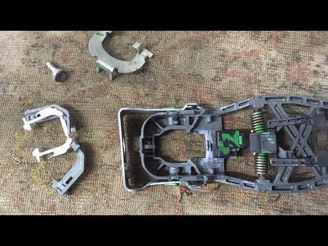 Видео: Снятие, регулировка ручки открывания двери на VW Caddy