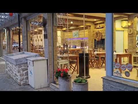 Видео: Равда в ноябре. Прогулка по улице Македония. Болгария осень 2022.